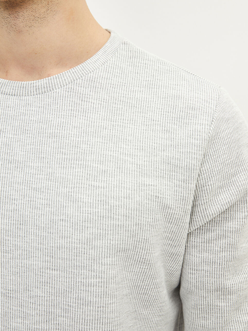 Gri Bisiklet Yaka Uzun Kollu Erkek Sweatshirt-3