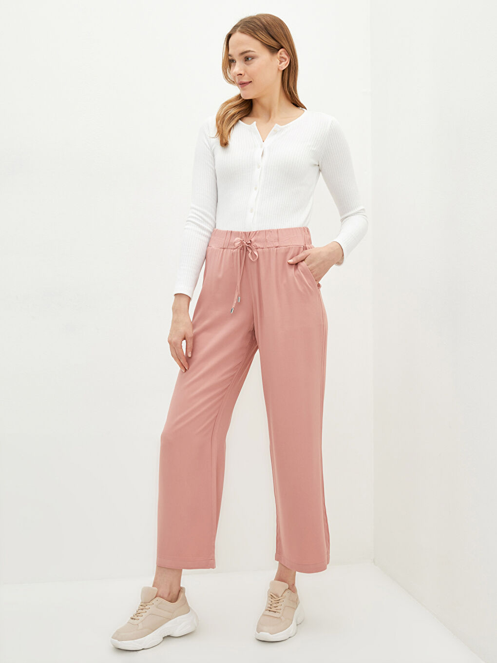 بنطلون للسيدات بخصر مرن وجيوب مستقيمة مصنوع من الفيسكوز