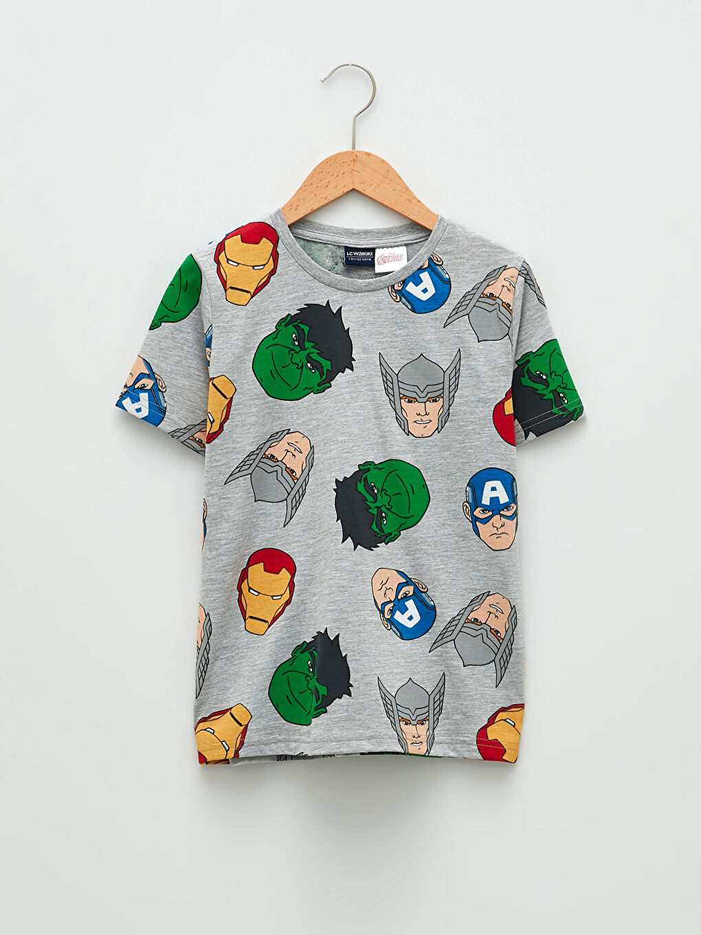 LCW Kids T-Shirt mit Avengers-Print und Kurzen Ärmeln für Jungen -S2AG01Z4-LRW