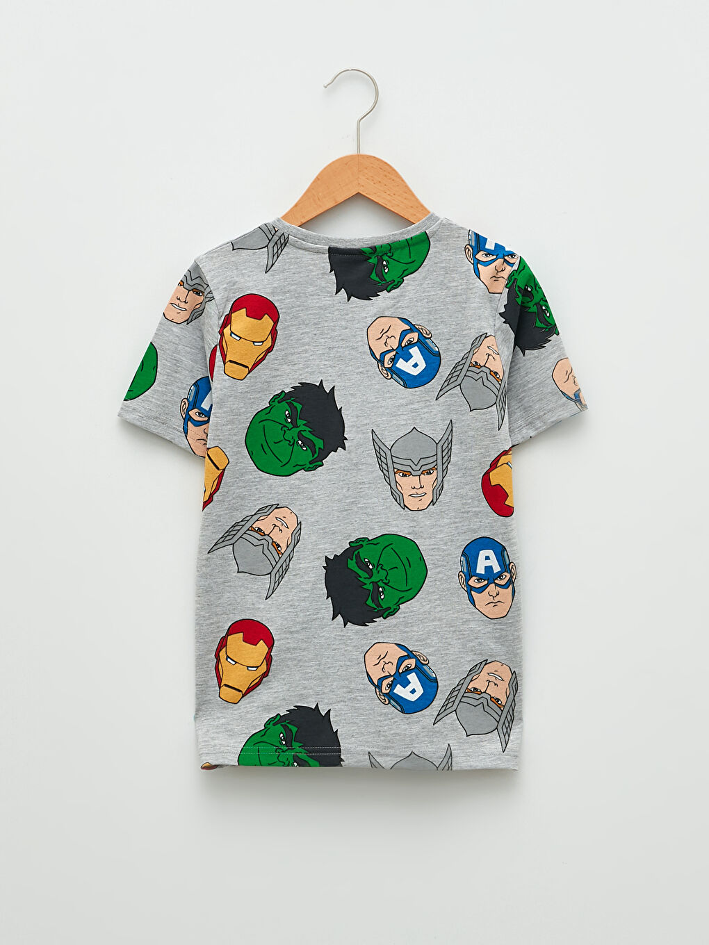LCW Kids T-Shirt mit Avengers-Print und Kurzen Ärmeln für Jungen -S2AG01Z4-LRW