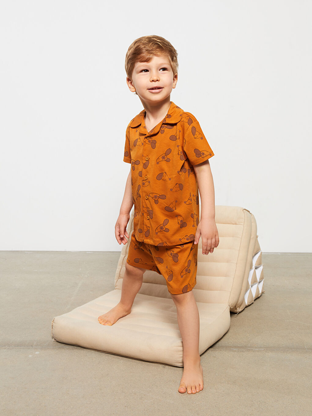 Ensemble de pyjama bébé garçon en coton imprimé à manches courtes avec col polo-1