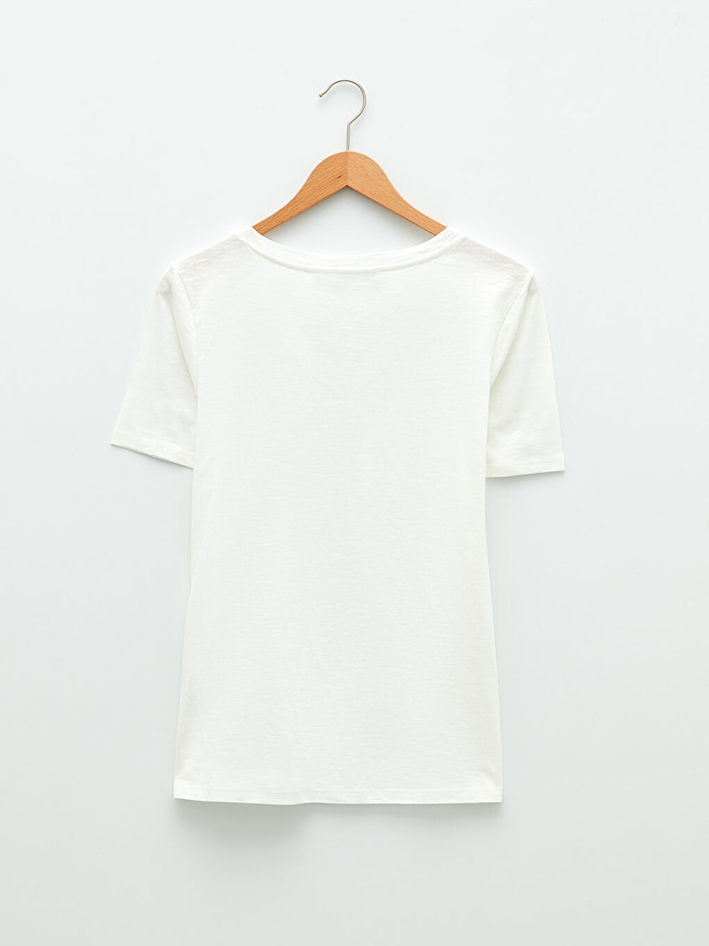 تيشيرت نسائي قطن بقصة مستقيمة وفتحة رقبة على شكل حرف V وكم قصير-6