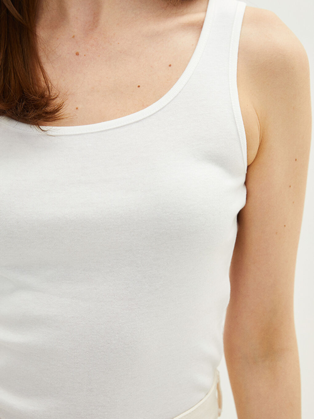 Ekru U Yaka Düz Pamuklu Kadın Atlet-3