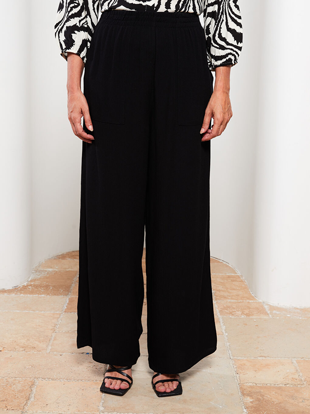 Siyah Beli Lastikli Düz Viskon Kadın Pantolon-3