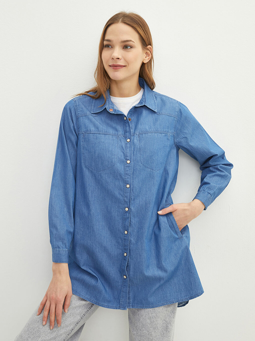 تونيك جينز بياقة قميص بتفاصيل جيب وكم طويل للسيدات-5