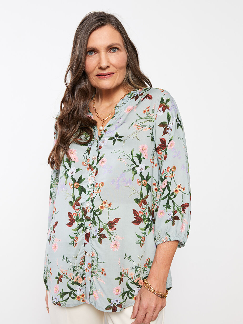 Yeşil Kaçık Yaka Çiçekli Viskon Kadın Gömlek-2