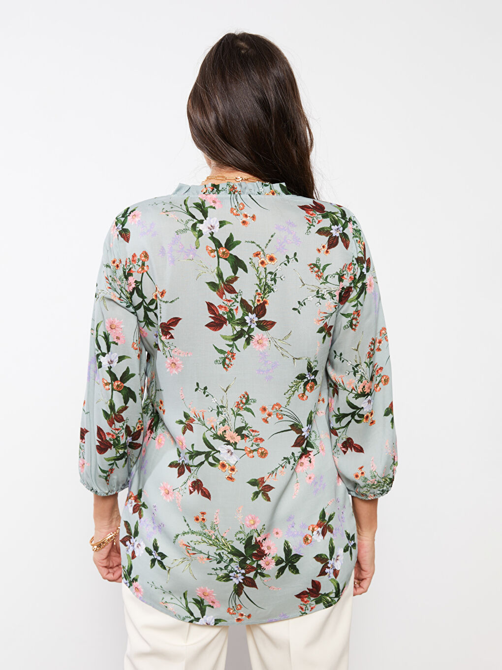 Yeşil Kaçık Yaka Çiçekli Viskon Kadın Gömlek-4