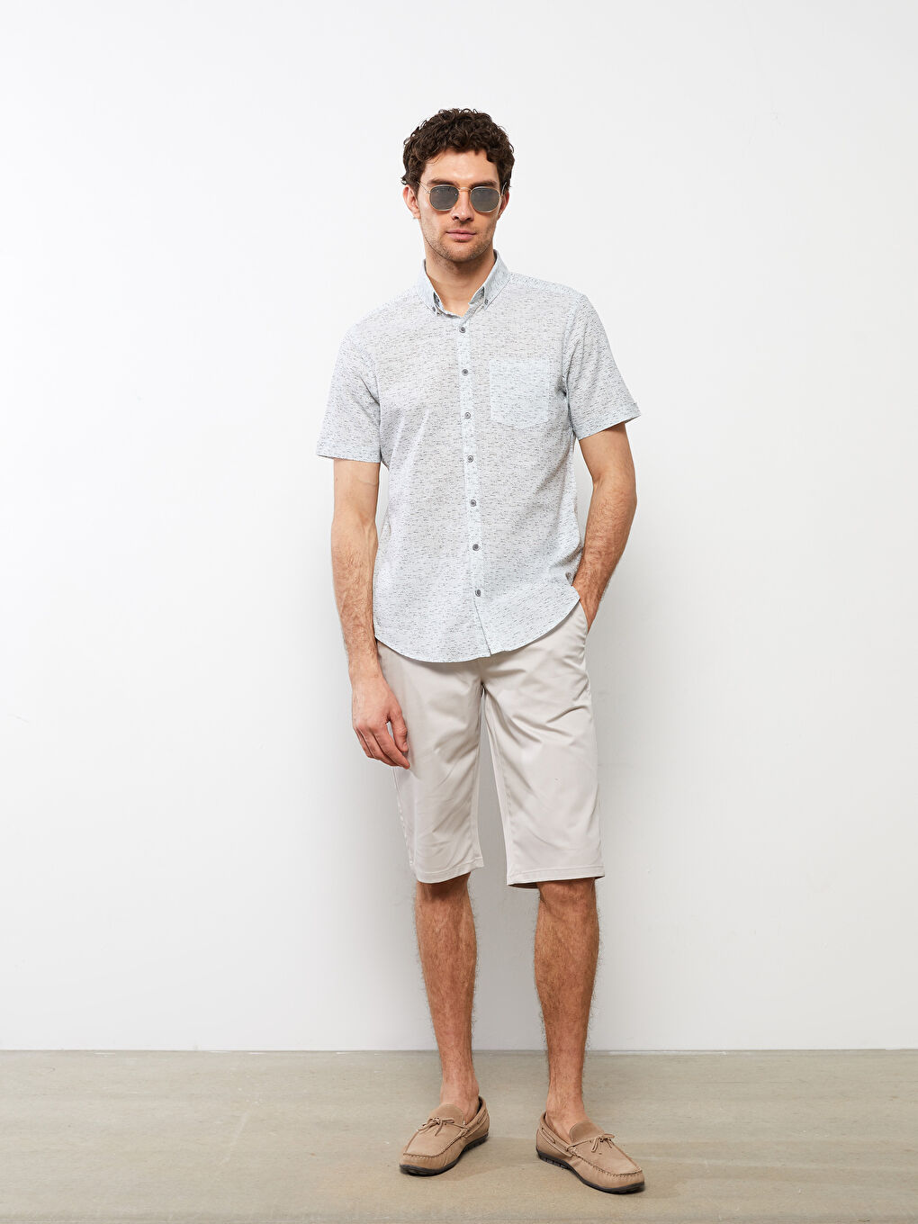 قميص رجالي ضيق بنقشة وأكمام قصيرة للرجال-2