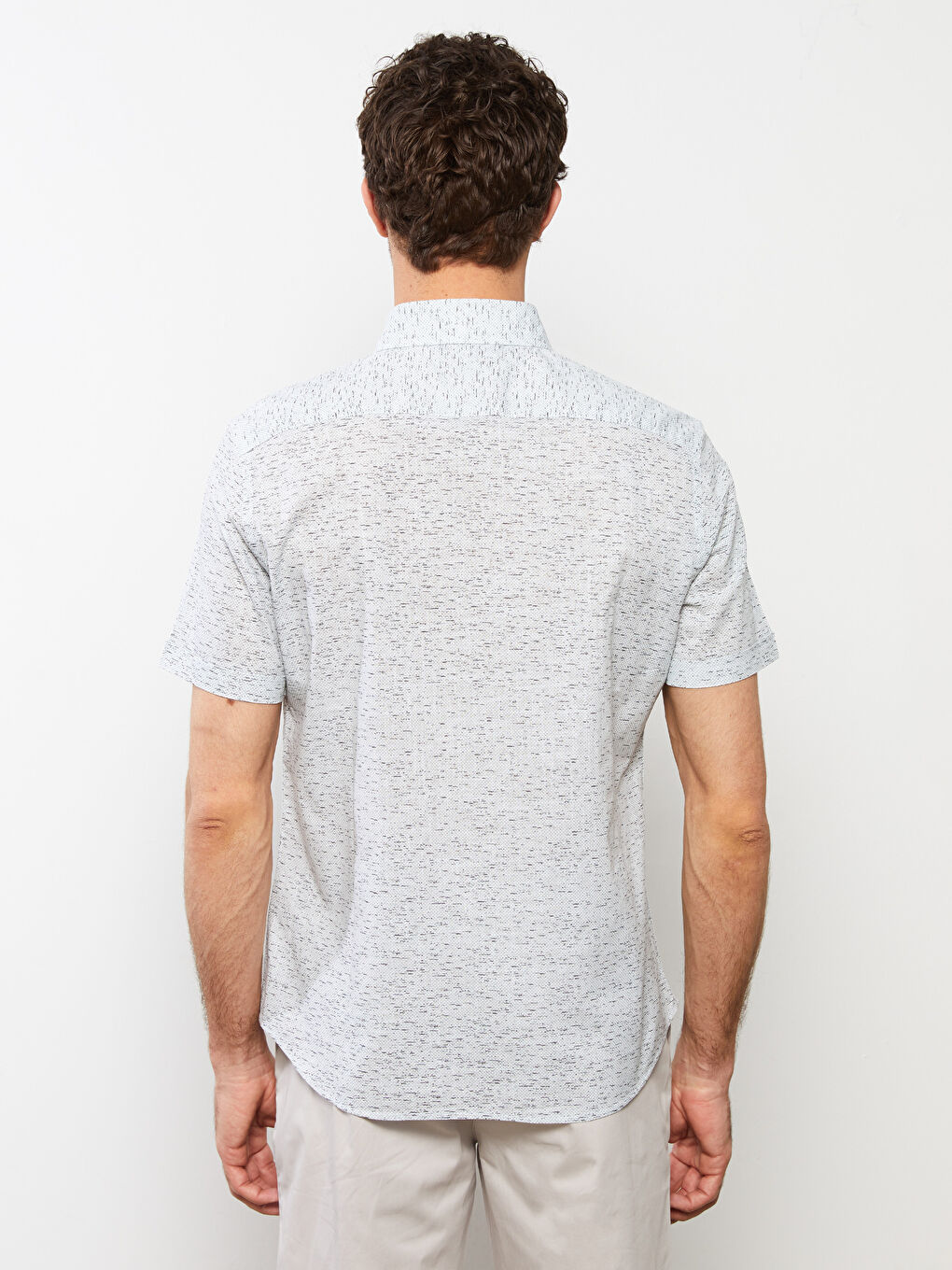 قميص رجالي ضيق بنقشة وأكمام قصيرة للرجال-4