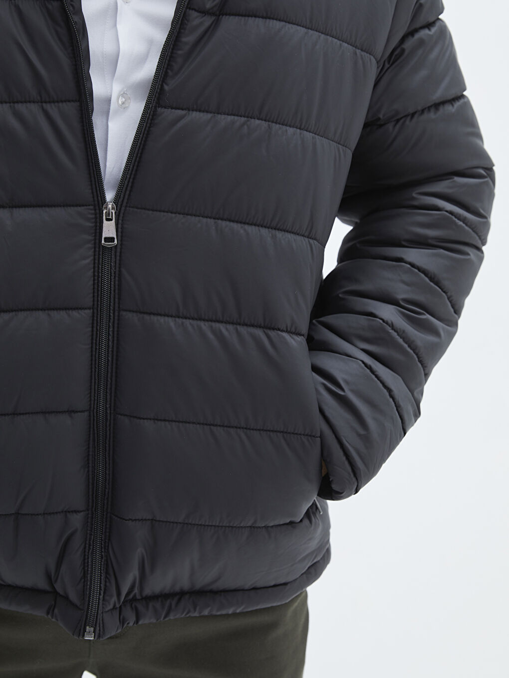 Siyah Standart Kalıp Kapüşonlu Erkek Şişme Mont-2