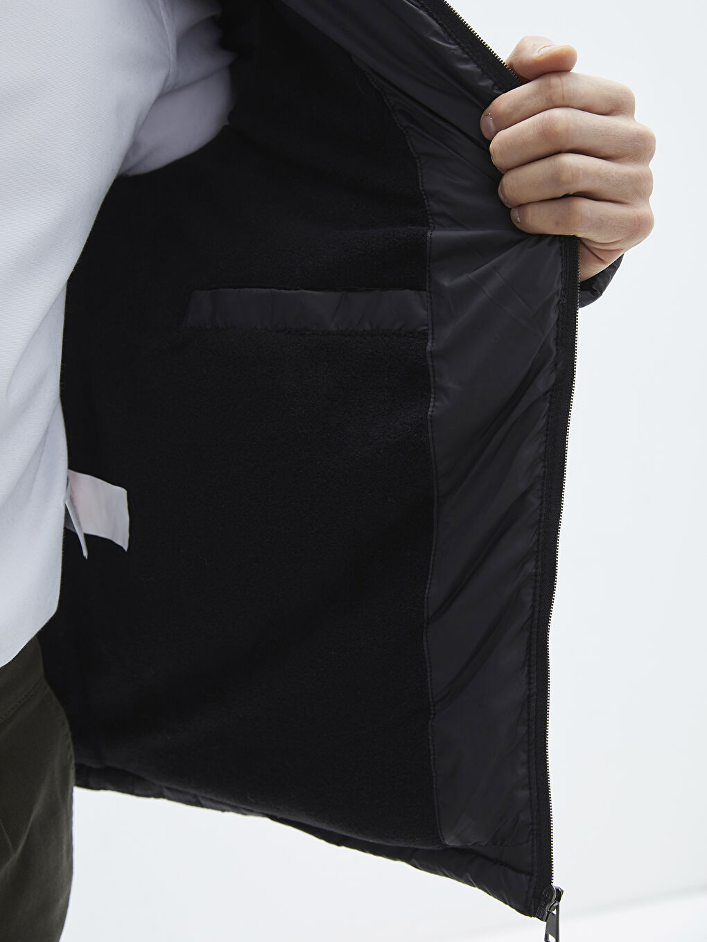 Siyah Standart Kalıp Kapüşonlu Erkek Şişme Mont-3