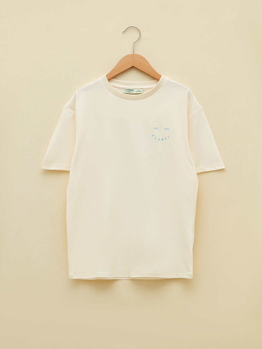 تيشيرت للبنات بياقة دائرية مطبوع كم قصير