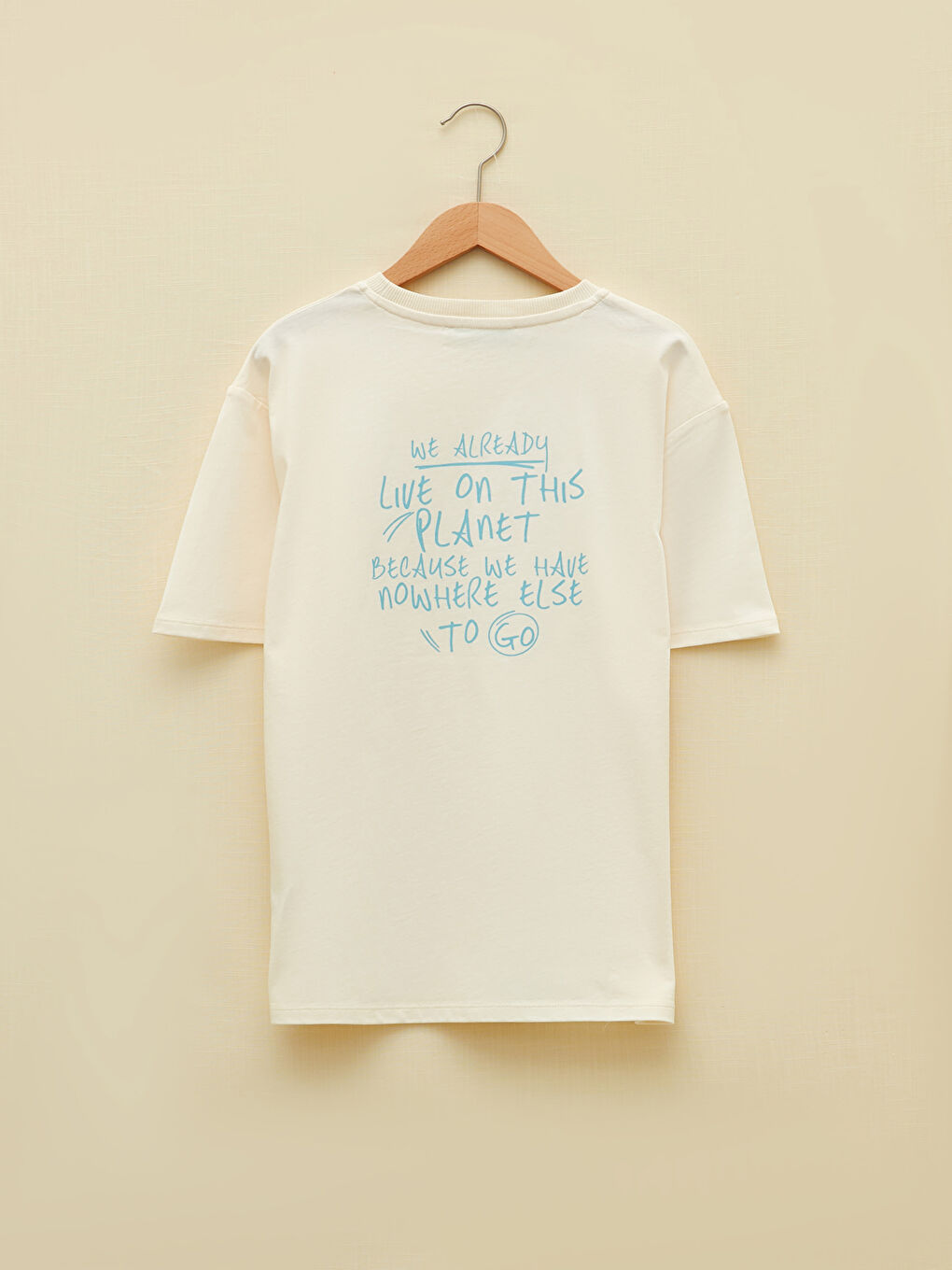 تيشيرت للبنات بياقة دائرية مطبوع كم قصير-1