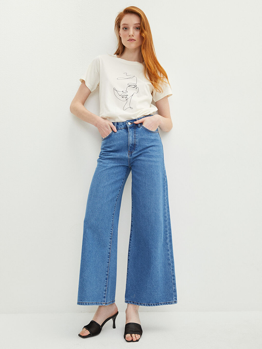 İndigo Standart Fit Cep Detaylı Geniş Paça Rodeo Kadın Jean Pantolon