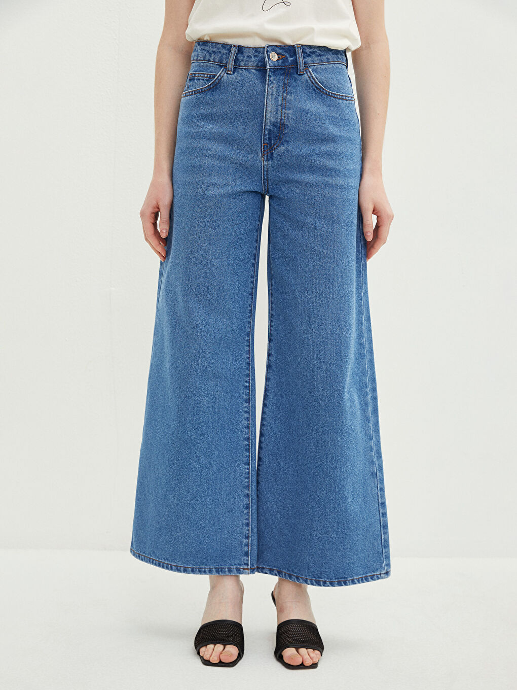 İndigo Standart Fit Cep Detaylı Geniş Paça Rodeo Kadın Jean Pantolon-2