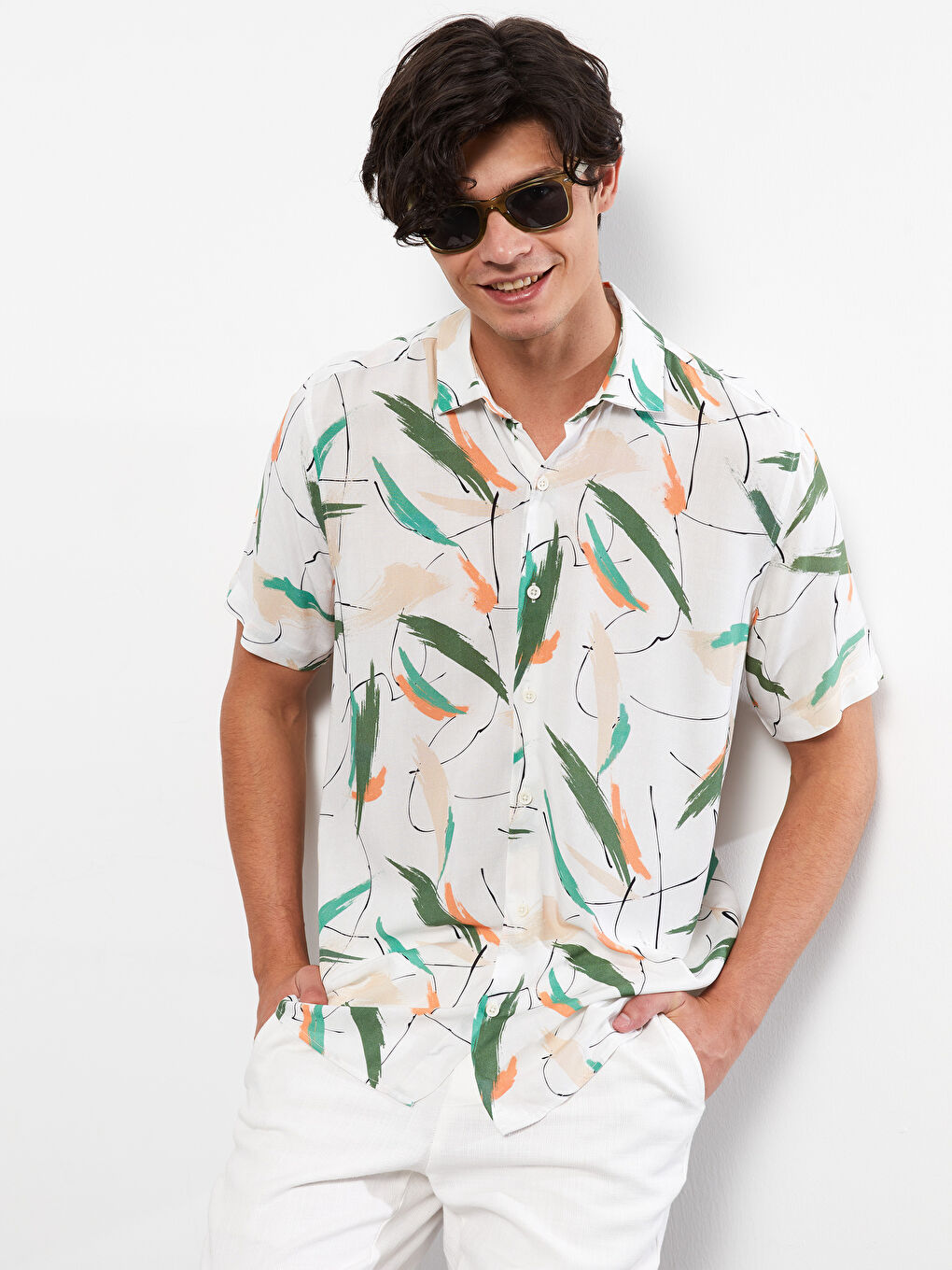 Bej Regular Fit Kısa Kollu Desenli Viskon Erkek Gömlek-3