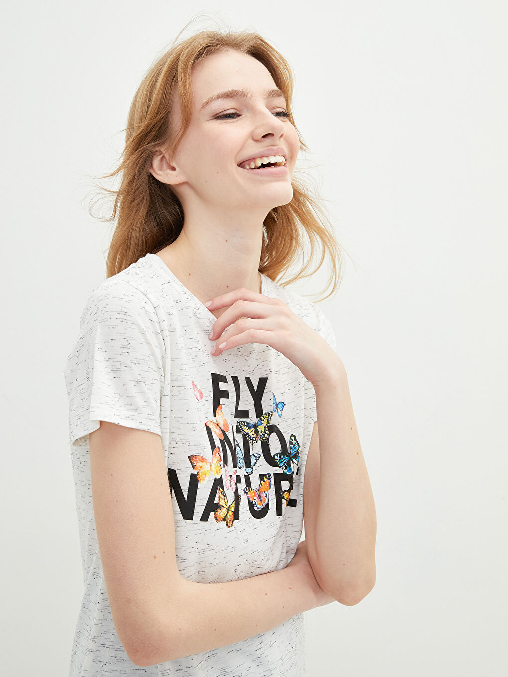 Ekru Bisiklet Yaka Baskılı Kısa Kollu Kadın Tişört