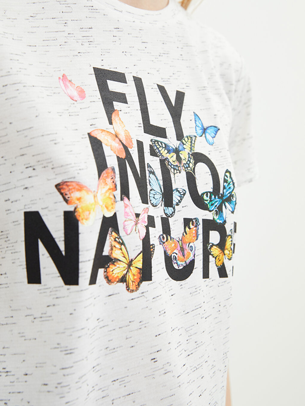 Ekru Bisiklet Yaka Baskılı Kısa Kollu Kadın Tişört-2