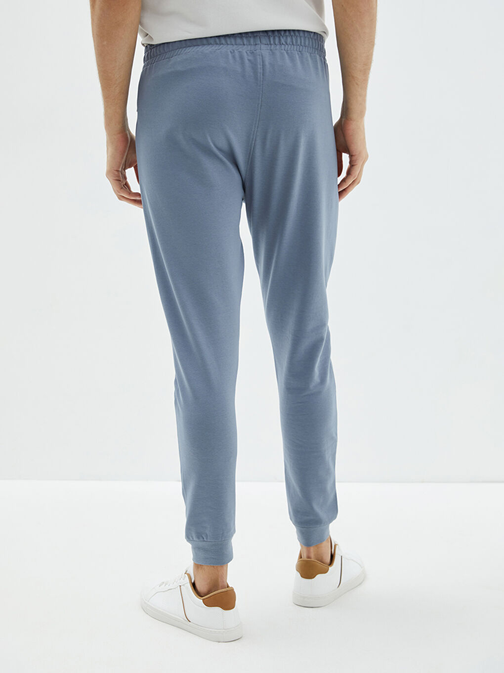 بنطلون رياضي للرجال بقصة عادية-4