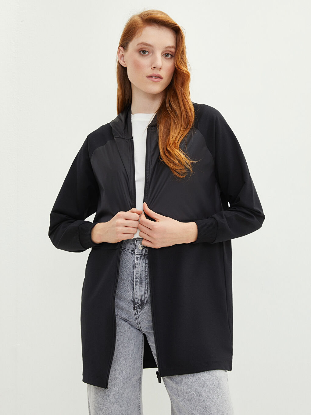 Siyah Kapüşonlu Düz Uzun Kollu Kadın Spor Hırka