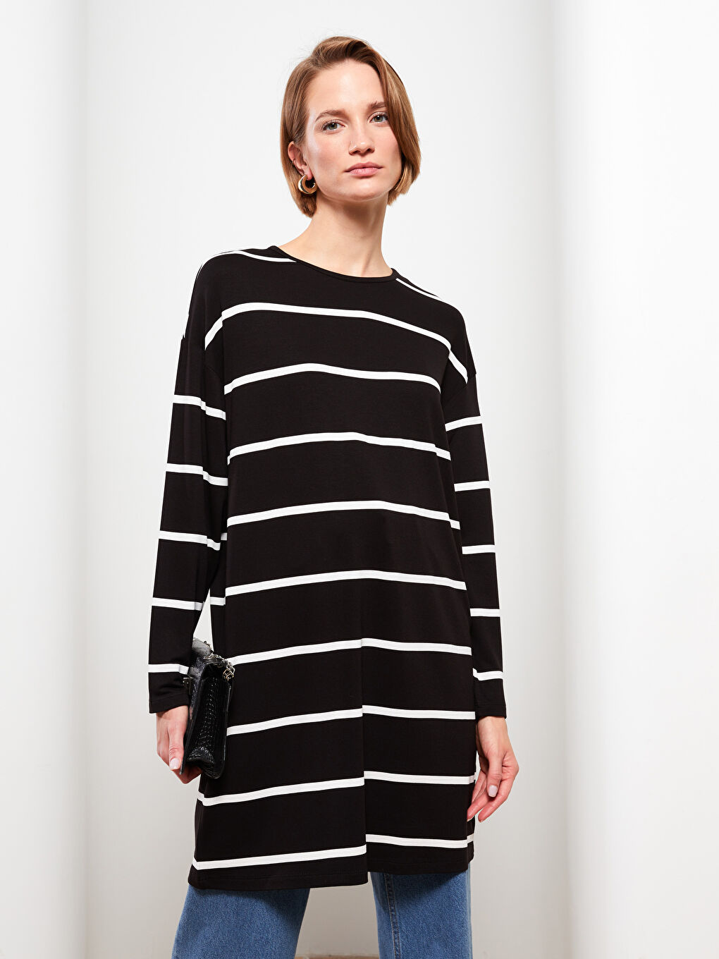 تونيك سويتشيرت مخطط بياقة دائرية وكم طويل للسيدات-1