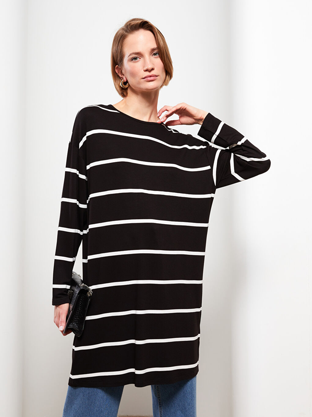 تونيك سويتشيرت مخطط بياقة دائرية وكم طويل للسيدات-2