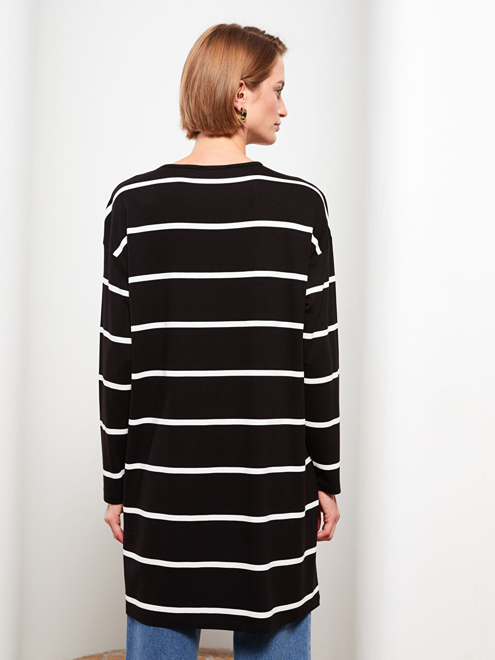 تونيك سويتشيرت مخطط بياقة دائرية وكم طويل للسيدات-4