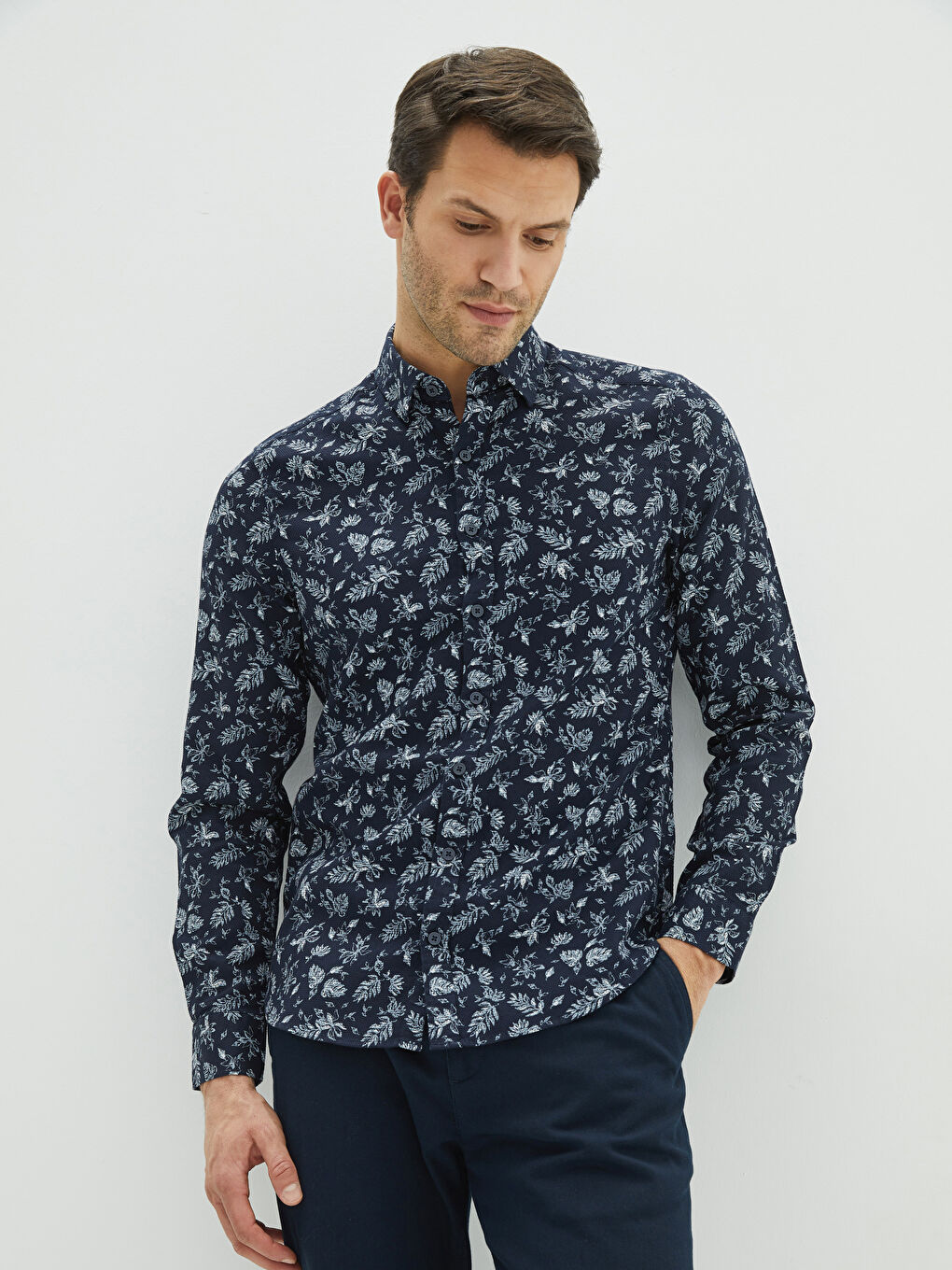 قميص رجالي بقصة ضيقة وأكمام طويلة ونقشة-1