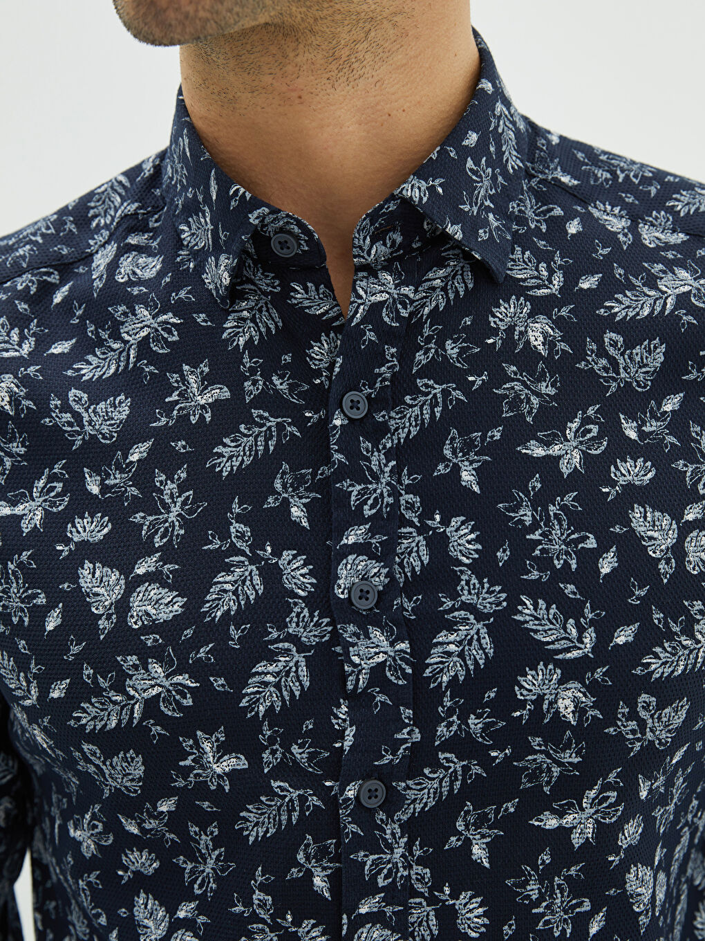 قميص رجالي بقصة ضيقة وأكمام طويلة ونقشة-3