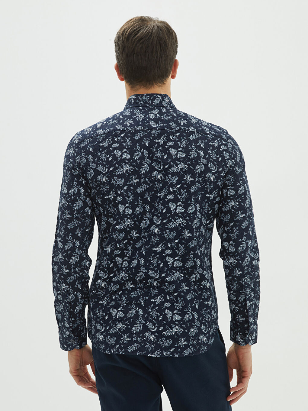 قميص رجالي بقصة ضيقة وأكمام طويلة ونقشة-4