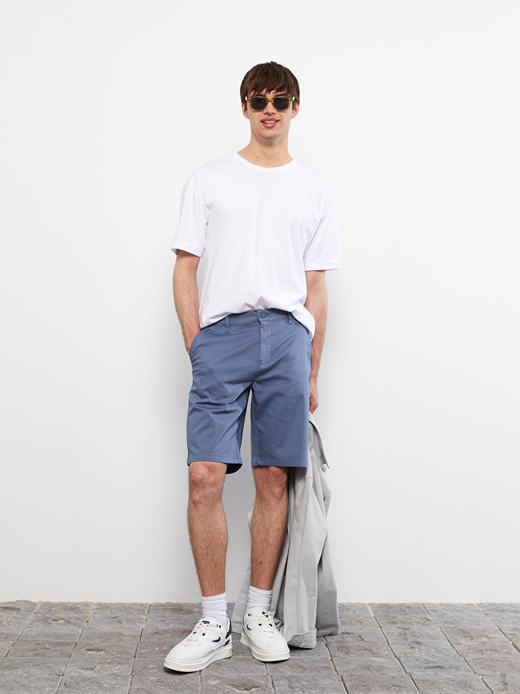 Ерлерге арналған тар пішімдегі саржа шолақ шалбар