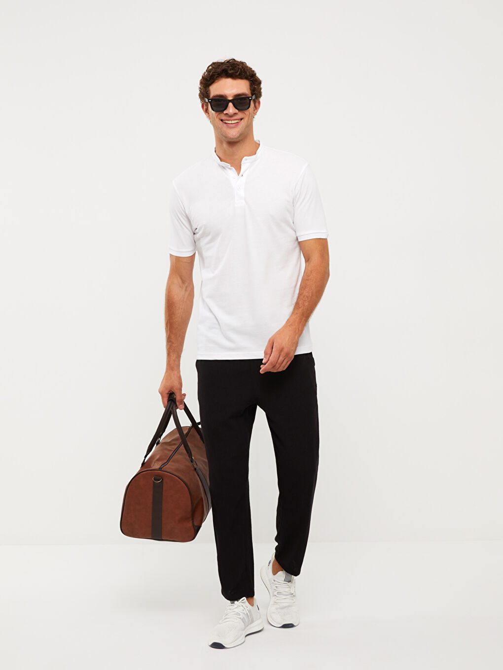 Beyaz Hakim Yaka Pike Erkek Tişört