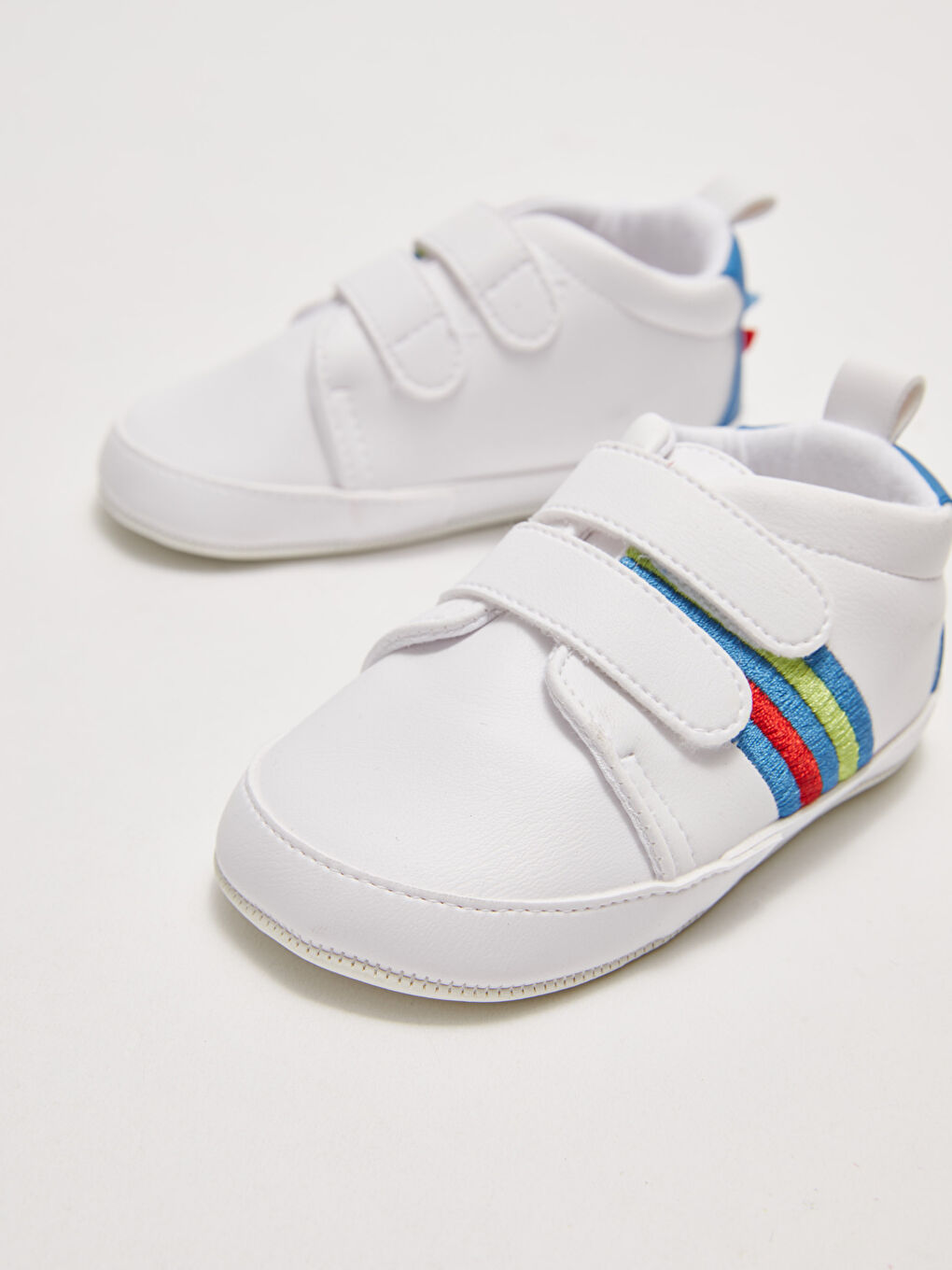 أحذية أولاد رضع بتفاصيل تطريز ثلاثي الأبعاد وإغلاق ڤيلكرو-3