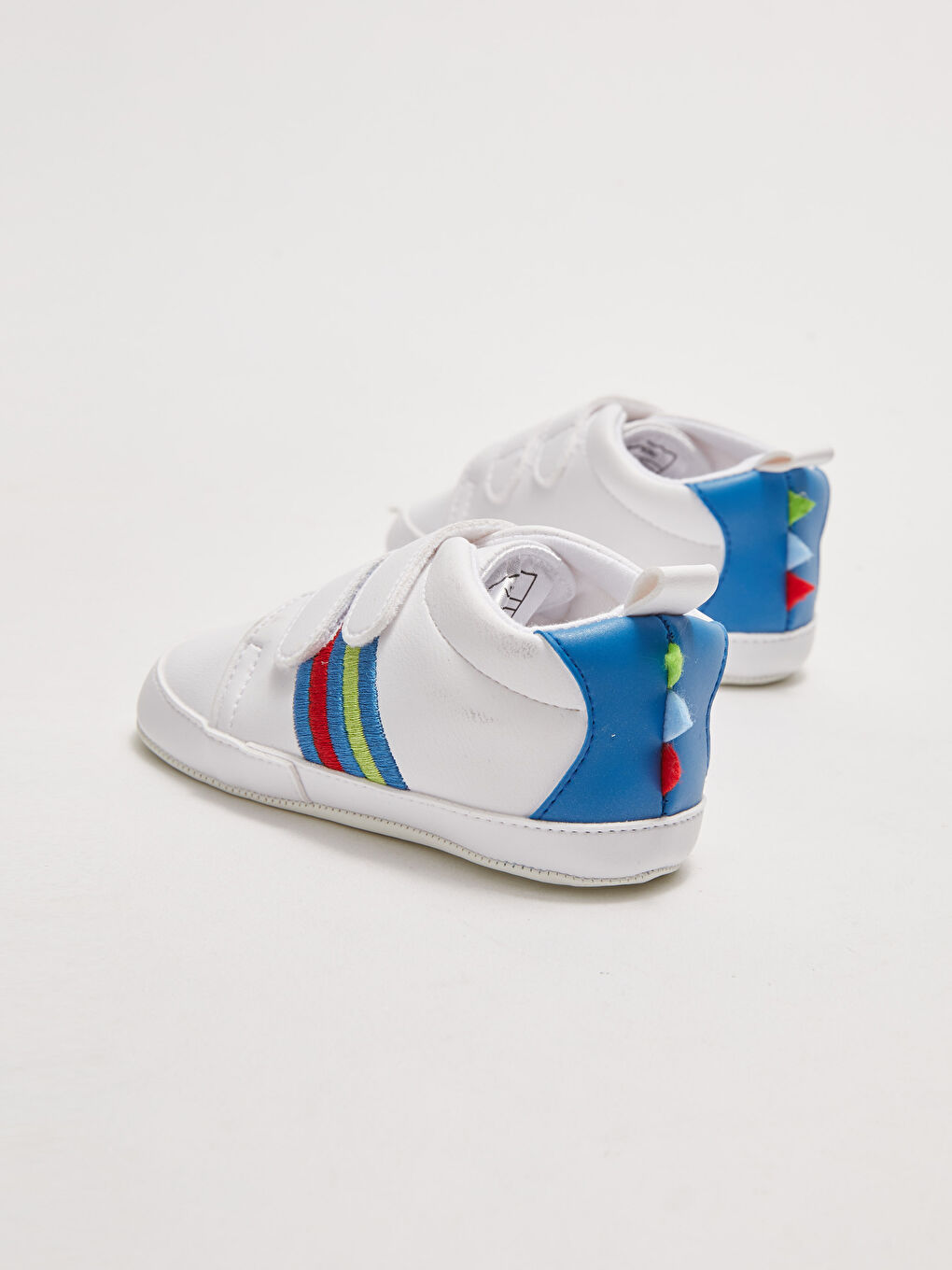 أحذية أولاد رضع بتفاصيل تطريز ثلاثي الأبعاد وإغلاق ڤيلكرو-4