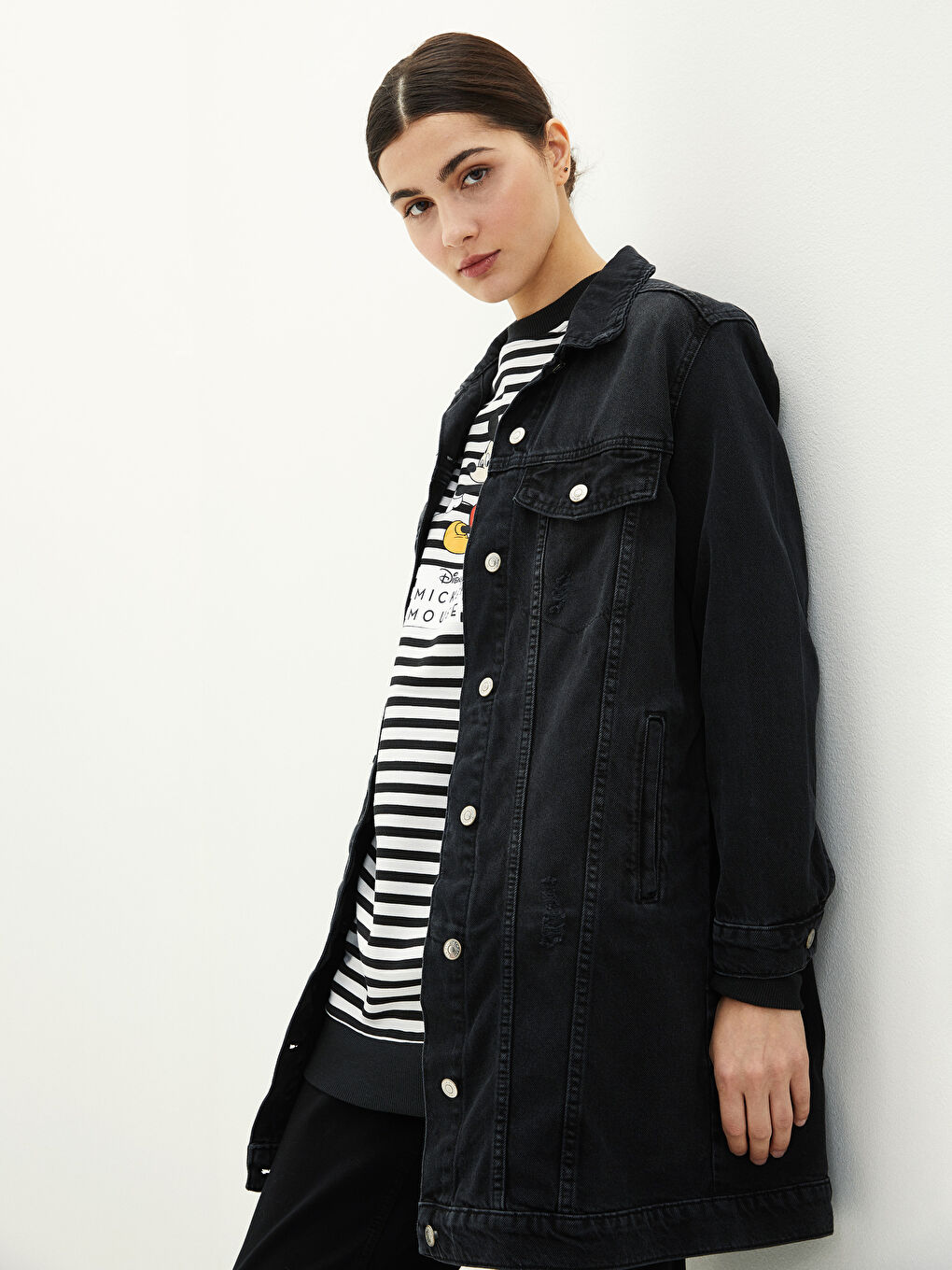 Siyah Gömlek Yaka Düz Cep Detaylı Uzun Kollu Kadın Rodeo Jean Ceket