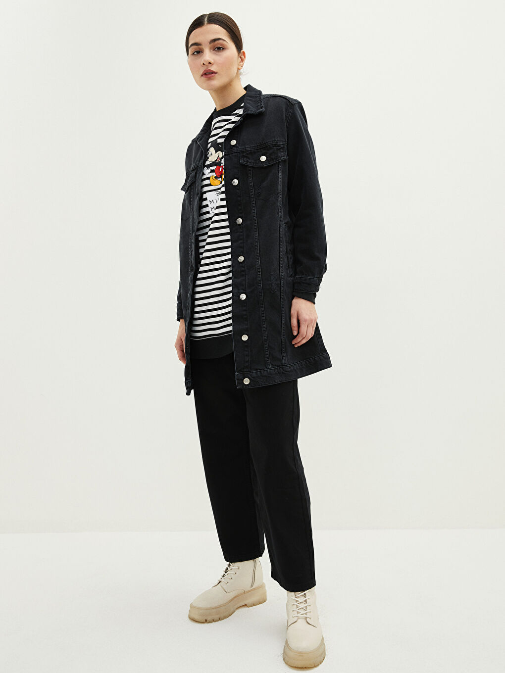 Siyah Gömlek Yaka Düz Cep Detaylı Uzun Kollu Kadın Rodeo Jean Ceket-2