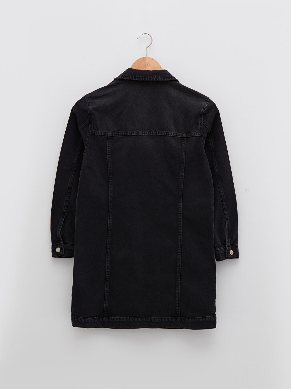 Siyah Gömlek Yaka Düz Cep Detaylı Uzun Kollu Kadın Rodeo Jean Ceket-6