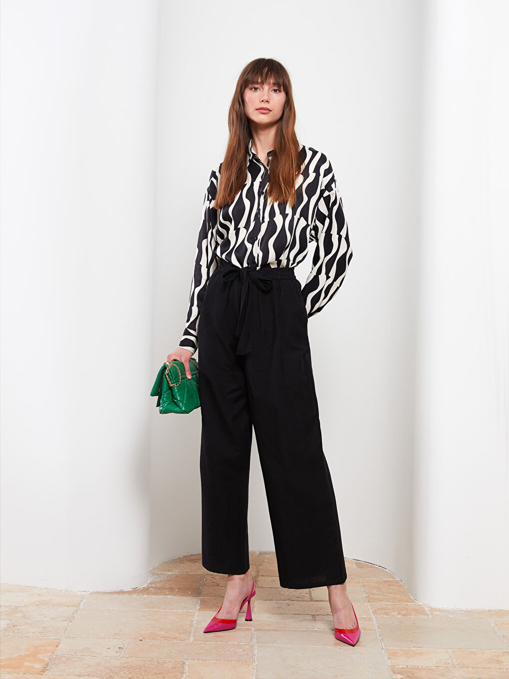 Pantalon Droit Gabardine pour Femmes à Taille Élastique et Détails Noués