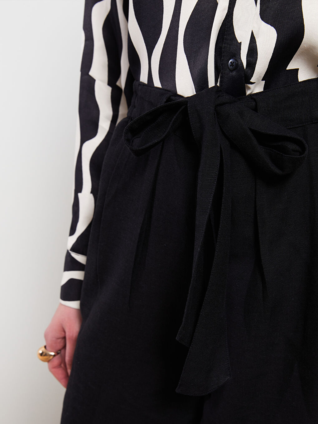 Pantalon Droit Gabardine pour Femmes à Taille Élastique et Détails Noués-3