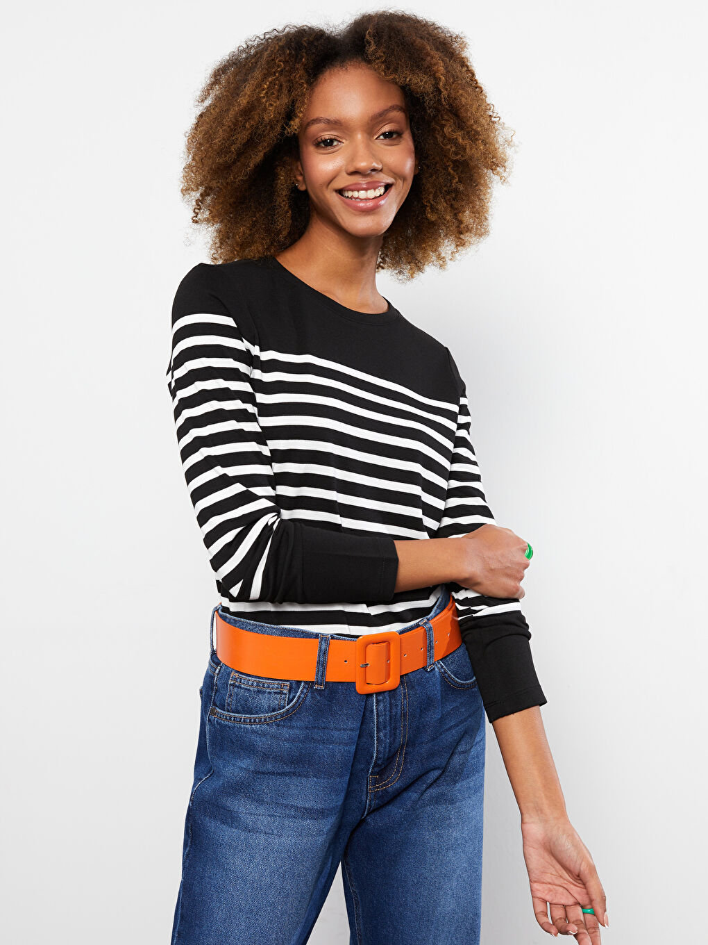 Siyah Bisiklet Yaka Çizgili Uzun Kollu Kadın Tişört-2