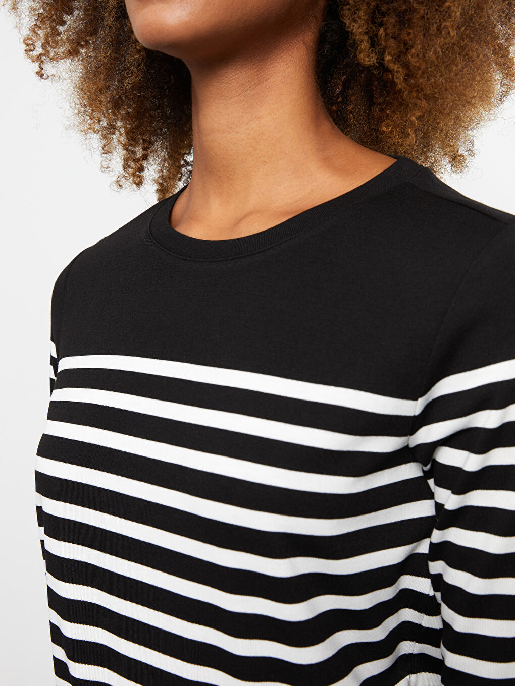 Siyah Bisiklet Yaka Çizgili Uzun Kollu Kadın Tişört-3