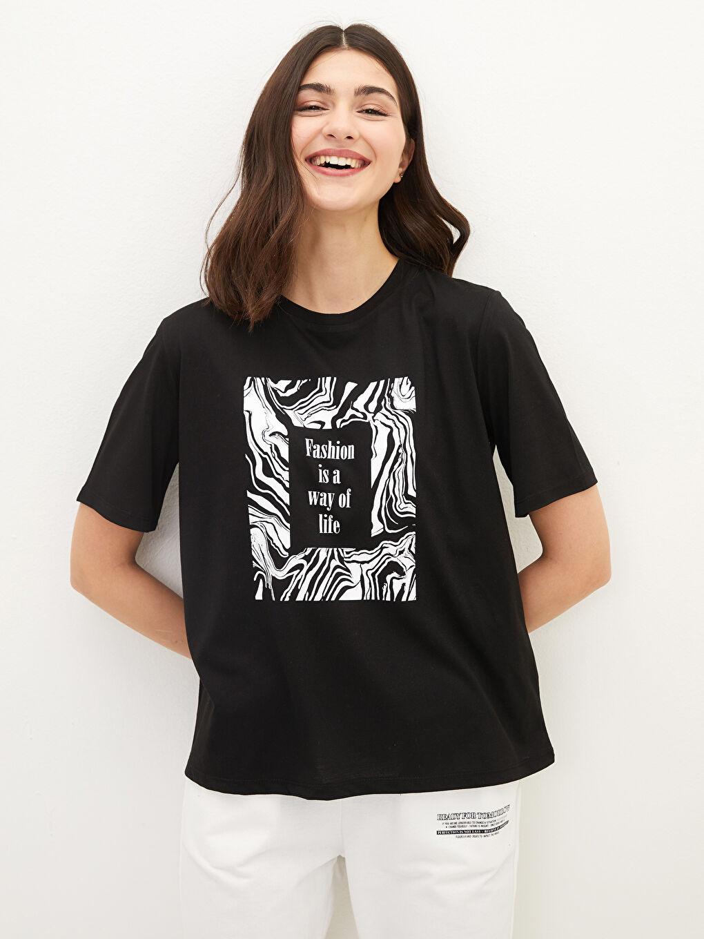 Женская футболка с круглым вырезом и короткими рукавами с принтом