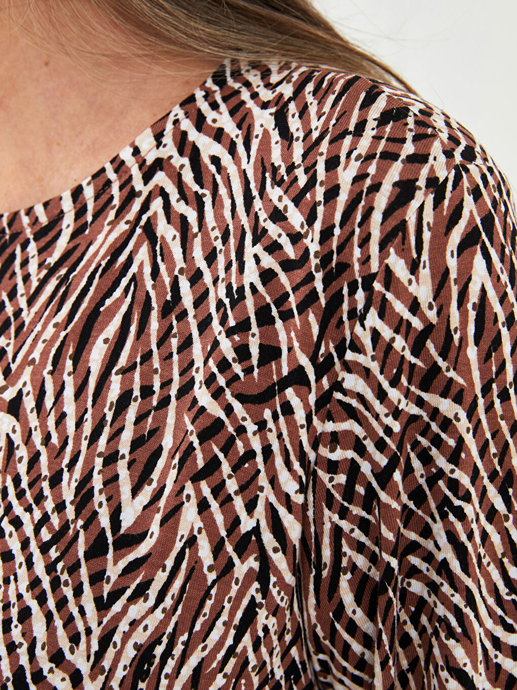 فستان نسائي ياقة دائرية منقوش كم طويل استمارة-3