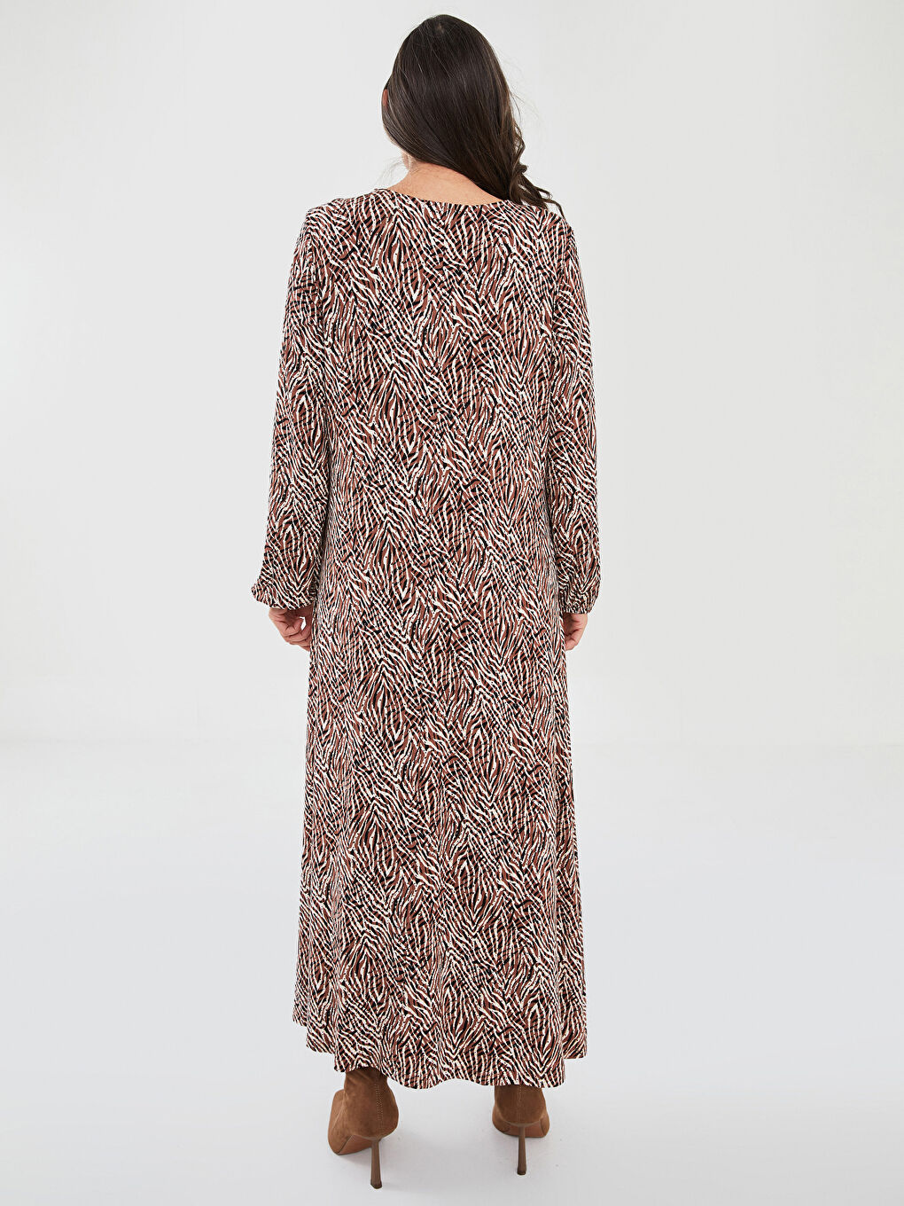 فستان نسائي ياقة دائرية منقوش كم طويل استمارة-4