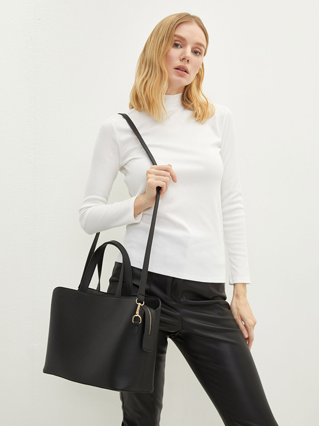 شنطة يد للسيدات بمظهر جلد مع حزام قابل للتعديل-1