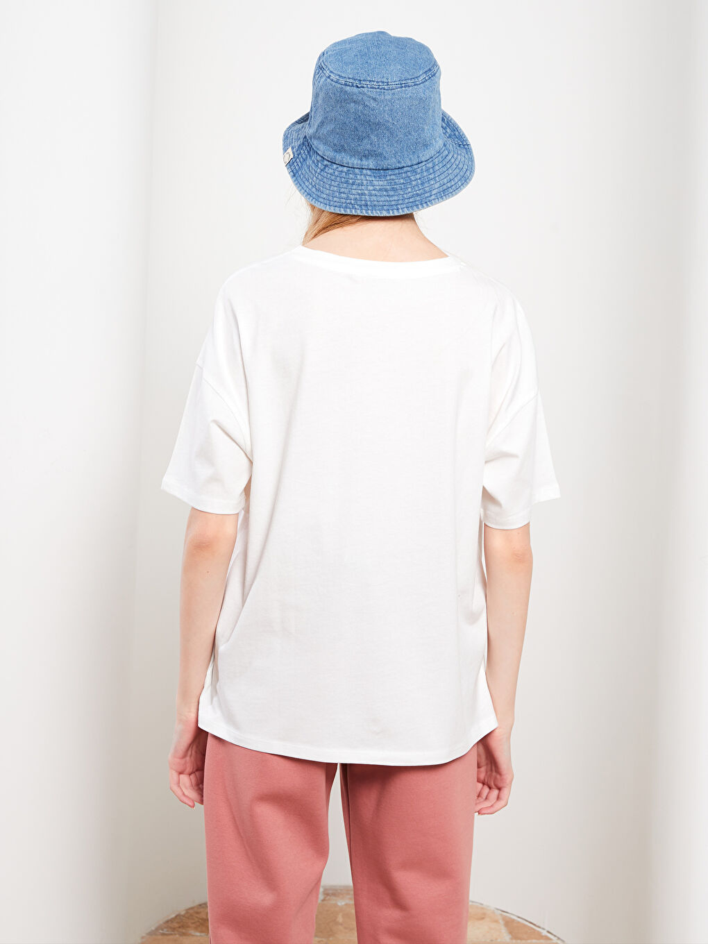 Ekru Bisiklet Yaka Baskılı Kısa Kollu Pamuklu Kadın Tişört-3