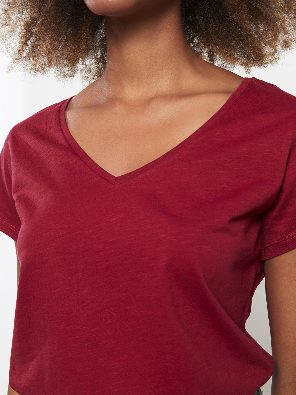 Прямая хлопковая женская футболка с v-образным вырезом и короткими рукавами-2