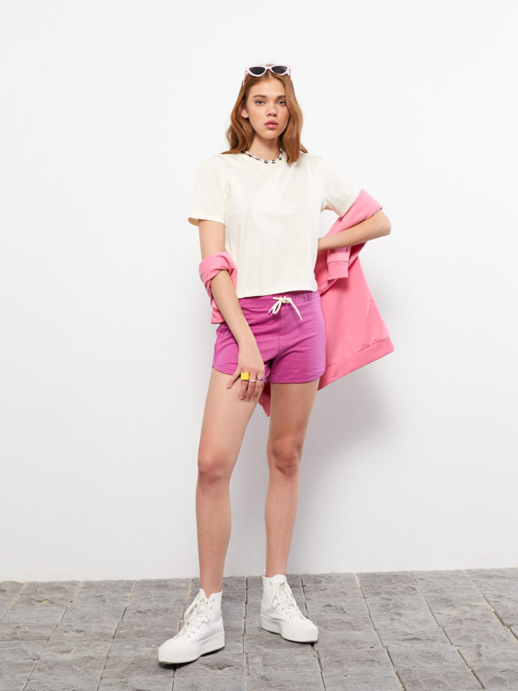 T-shirt en coton à manches courtes droites avec col rond pour Femmes-2