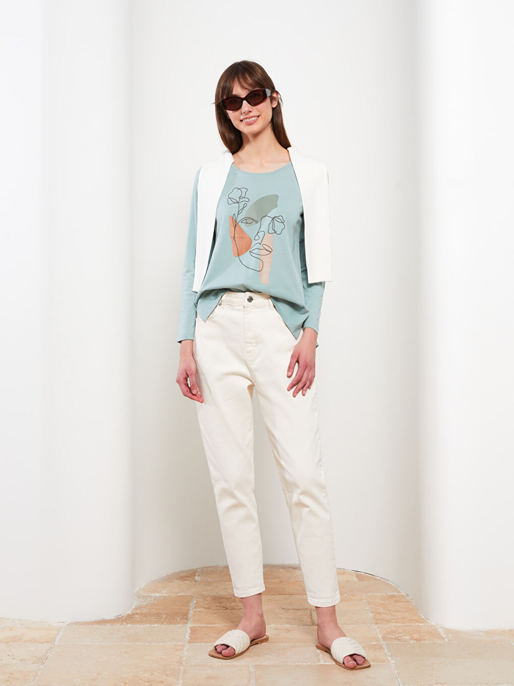LCWAIKIKI Classic Crew Neck Printed Long Sleeve Cotton Women's T-shirt -S2AR90Z8-GBZ