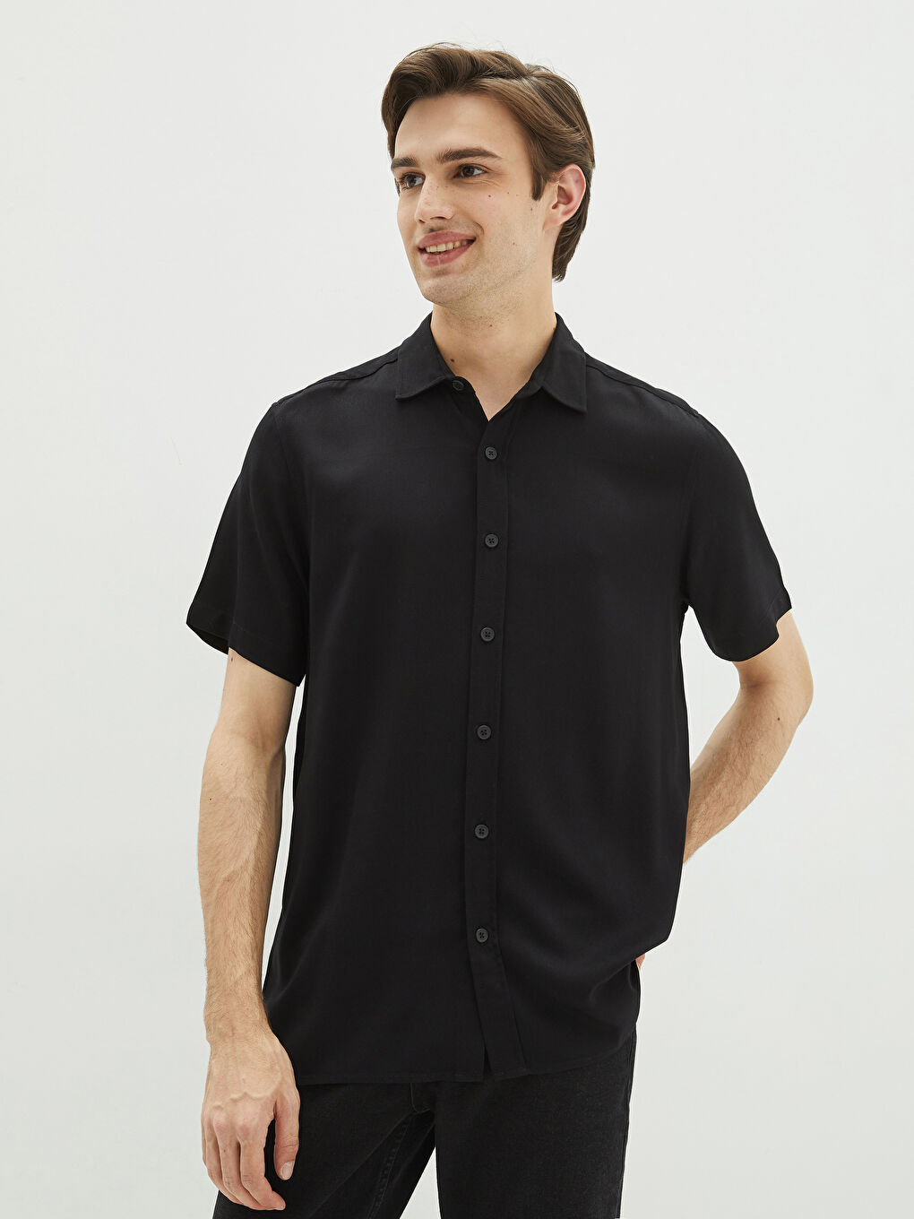 Siyah Slim Fit Kısa Kollu Gabardin Erkek Gömlek